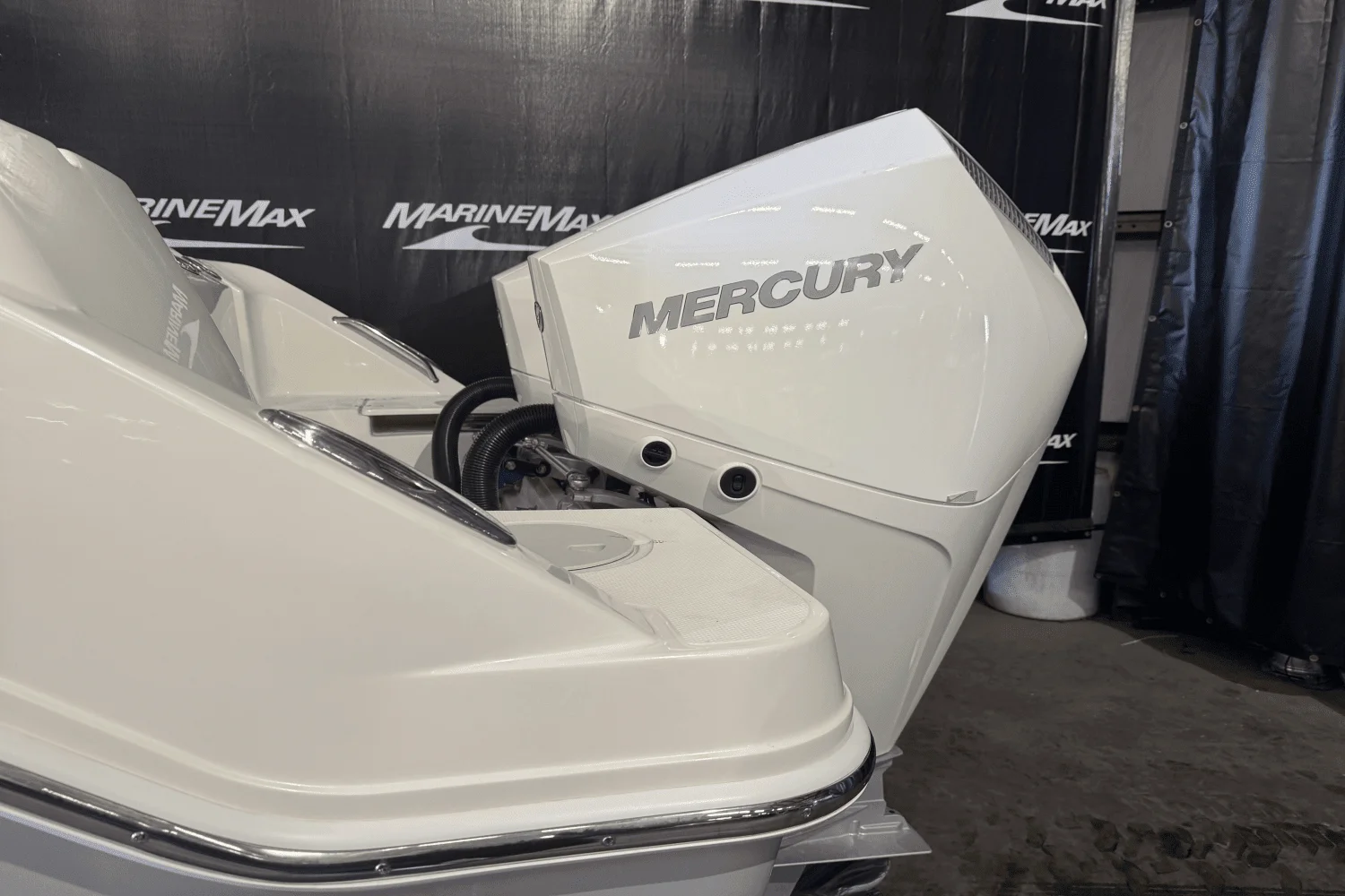 2025 Boston Whaler 250 Outrage Image Thumbnail #5