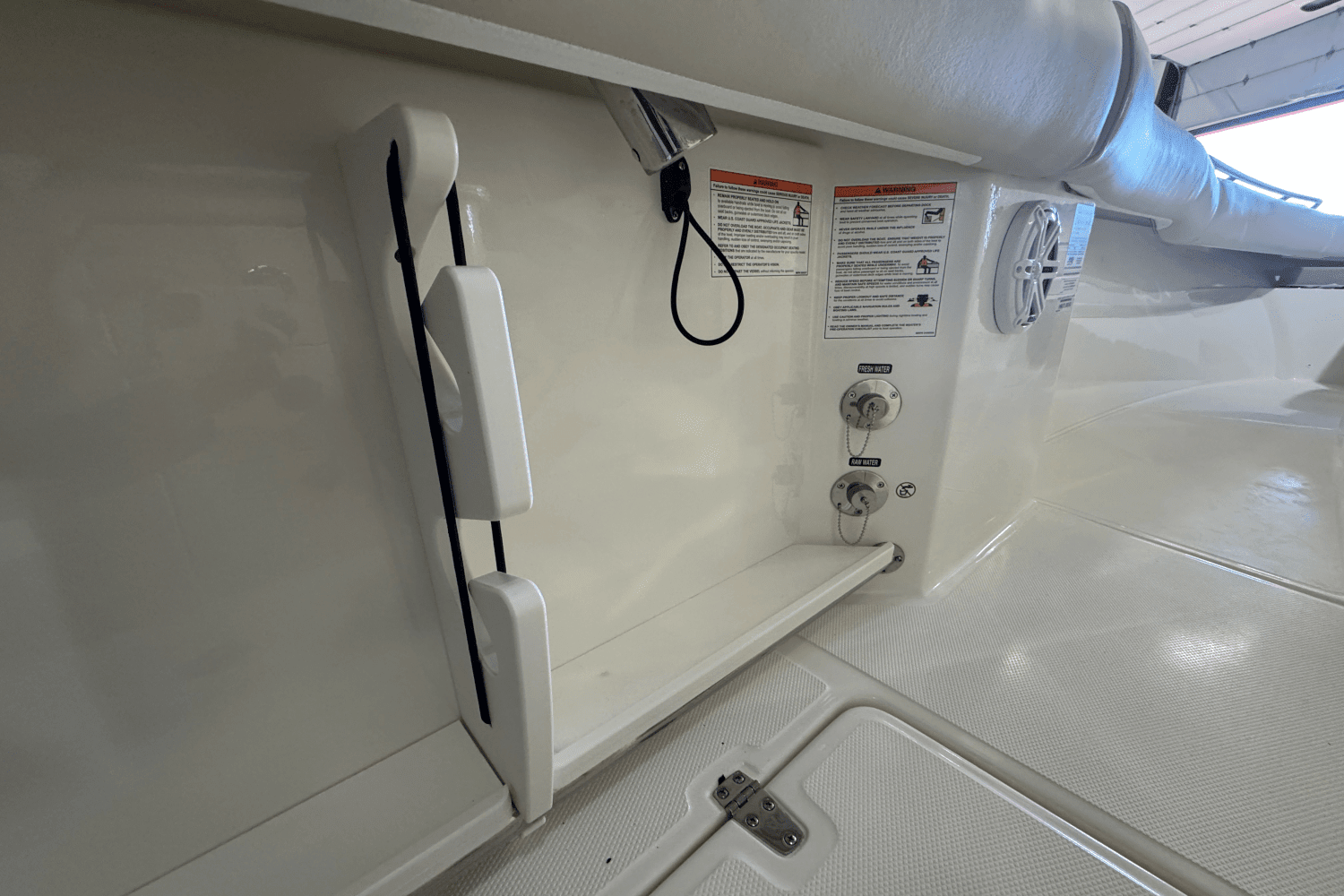 2025 Boston Whaler 250 Outrage Image Thumbnail #12