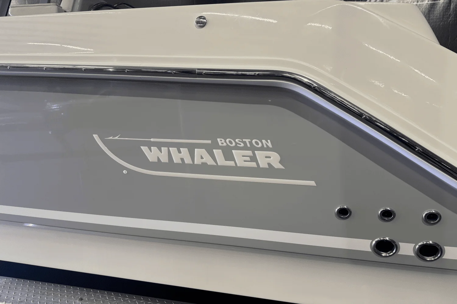 2025 Boston Whaler 250 Outrage Image Thumbnail #2