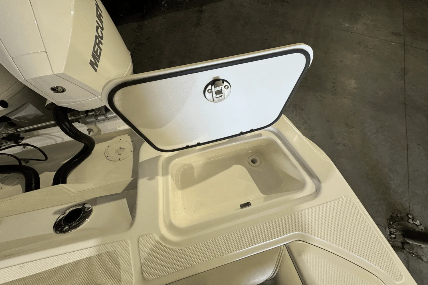 2025 Boston Whaler 250 Outrage Image Thumbnail #9