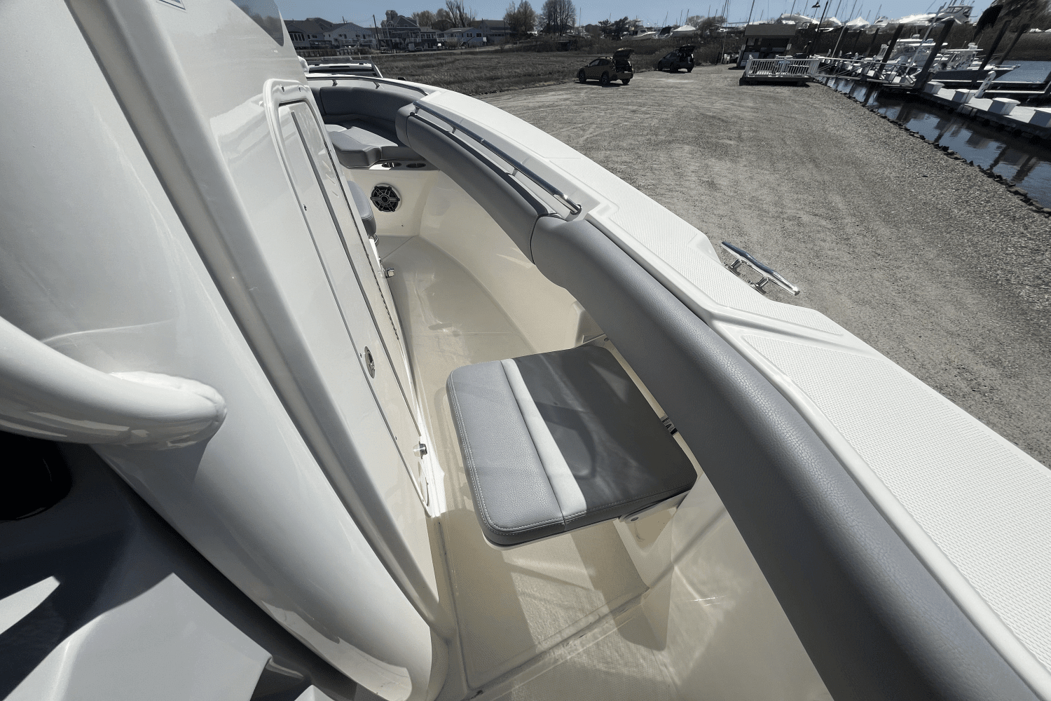 2025 Boston Whaler 250 Outrage Image Thumbnail #12