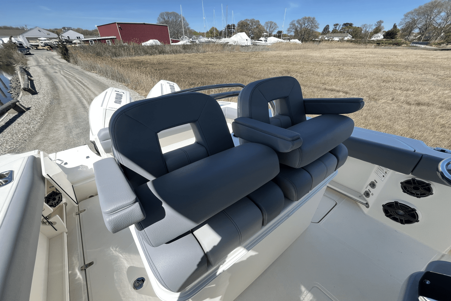 2025 Boston Whaler 250 Outrage Image Thumbnail #8