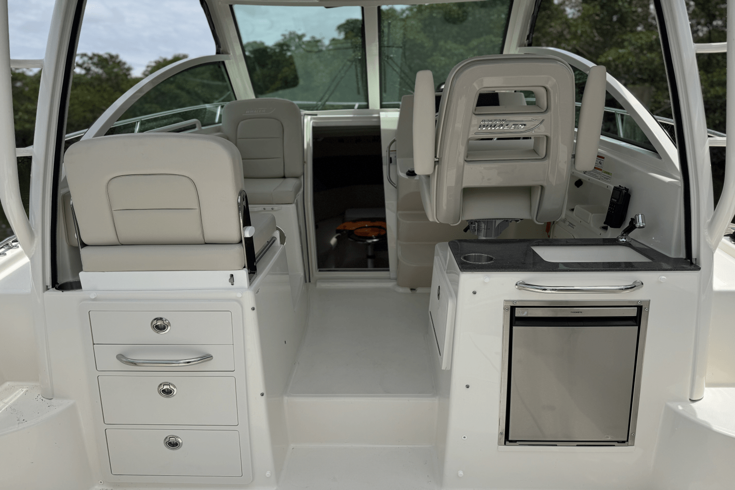 2025 Boston Whaler 285 Conquest Image Thumbnail #11