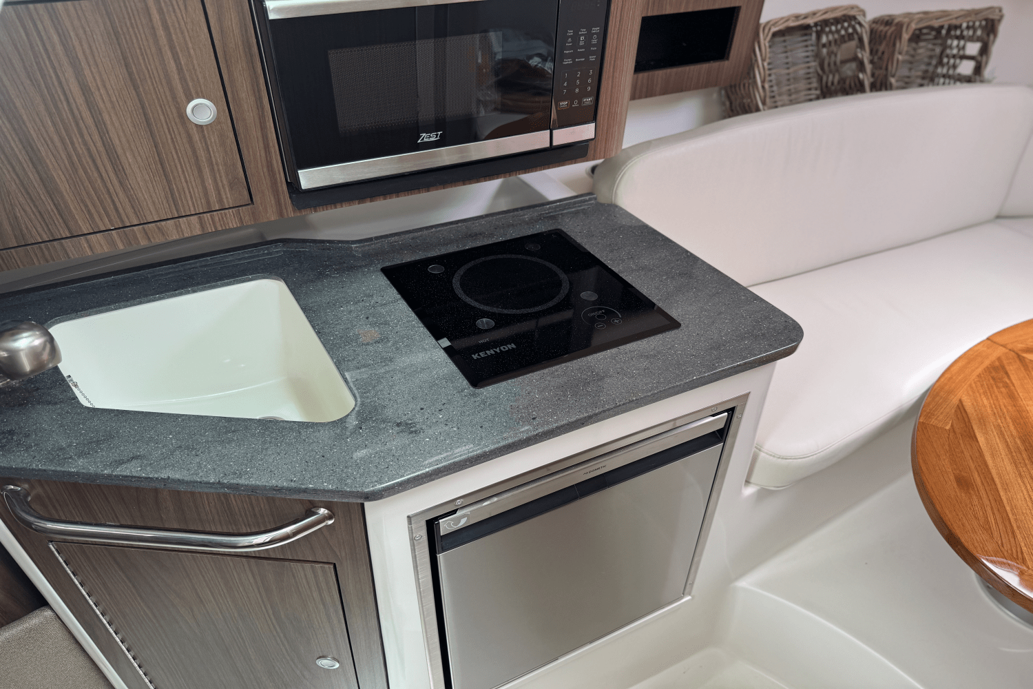 2025 Boston Whaler 285 Conquest Image Thumbnail #30