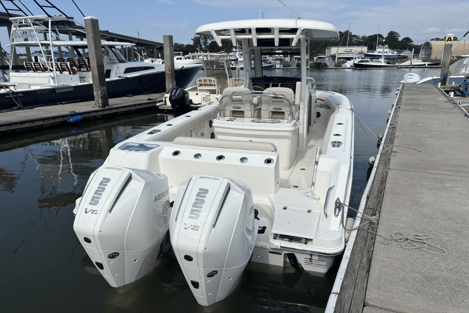 2025 Boston Whaler 250 Outrage Image Thumbnail #4