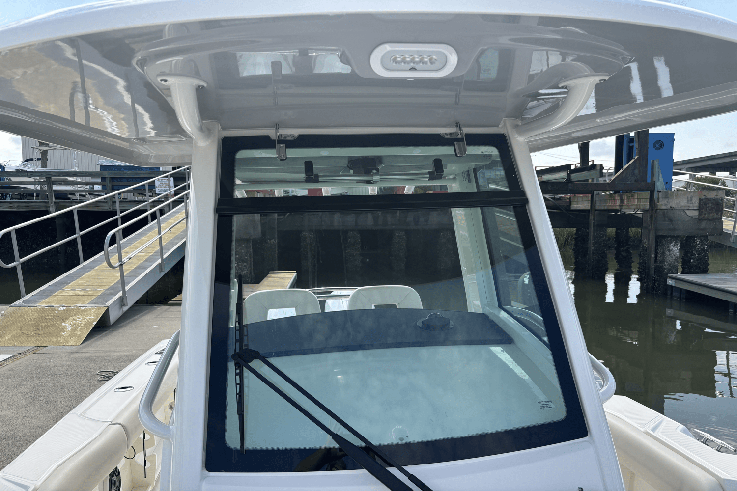 2025 Boston Whaler 250 Outrage Image Thumbnail #22