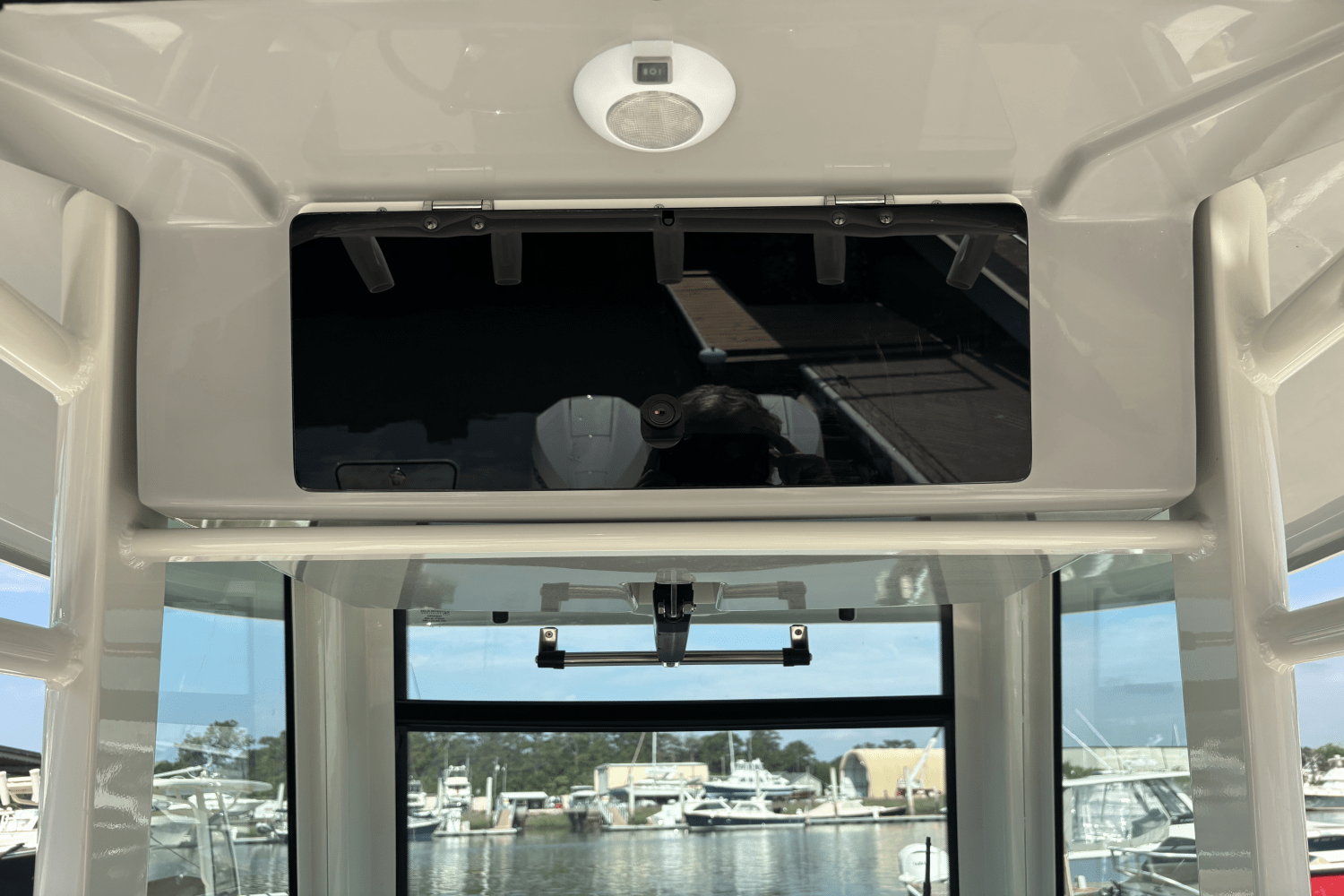 2025 Boston Whaler 250 Outrage Image Thumbnail #16