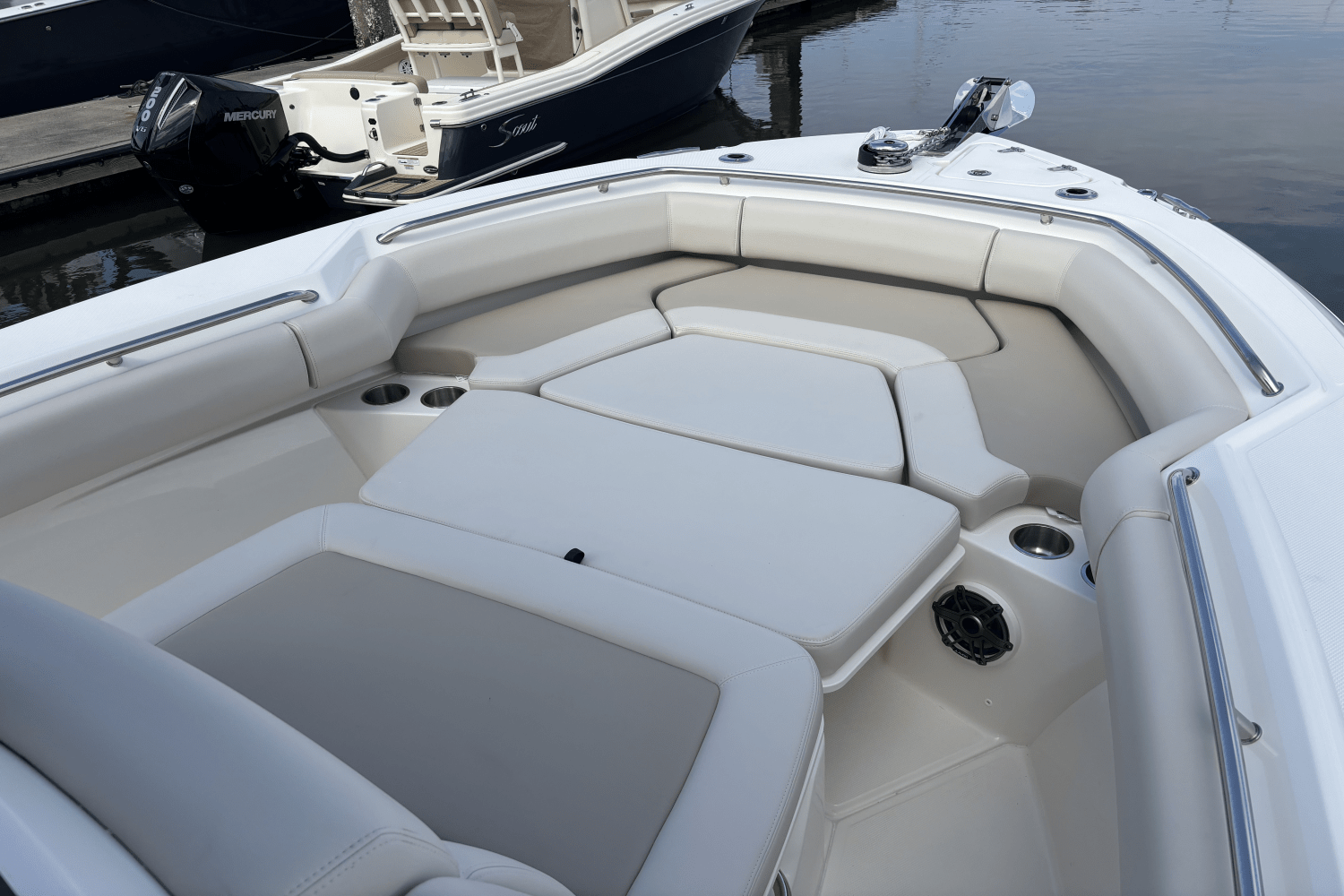 2025 Boston Whaler 250 Outrage Image Thumbnail #23