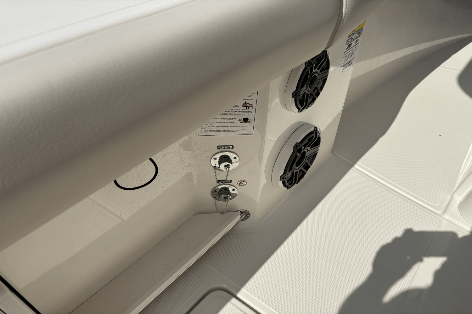 2025 Boston Whaler 250 Outrage Image Thumbnail #9