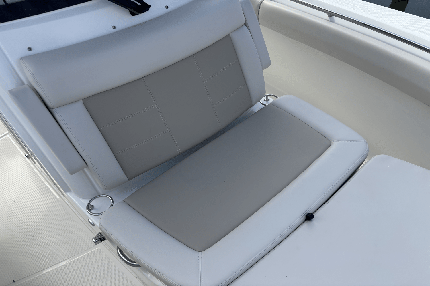 2025 Boston Whaler 250 Outrage Image Thumbnail #24