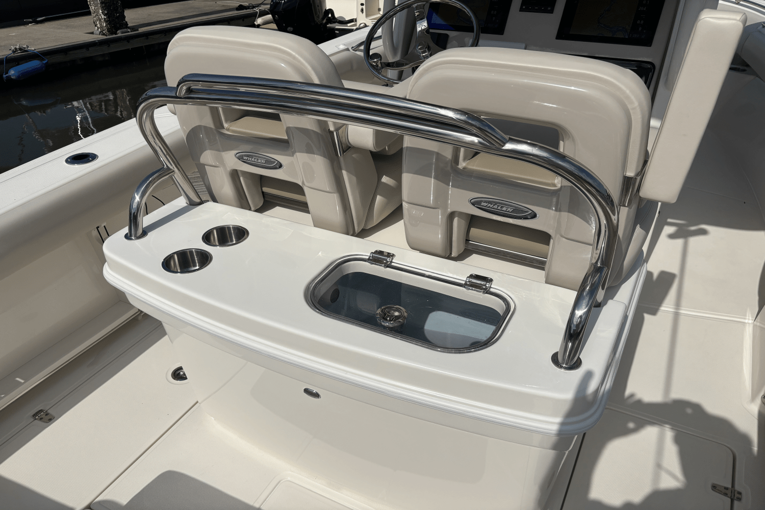 2025 Boston Whaler 250 Outrage Image Thumbnail #11