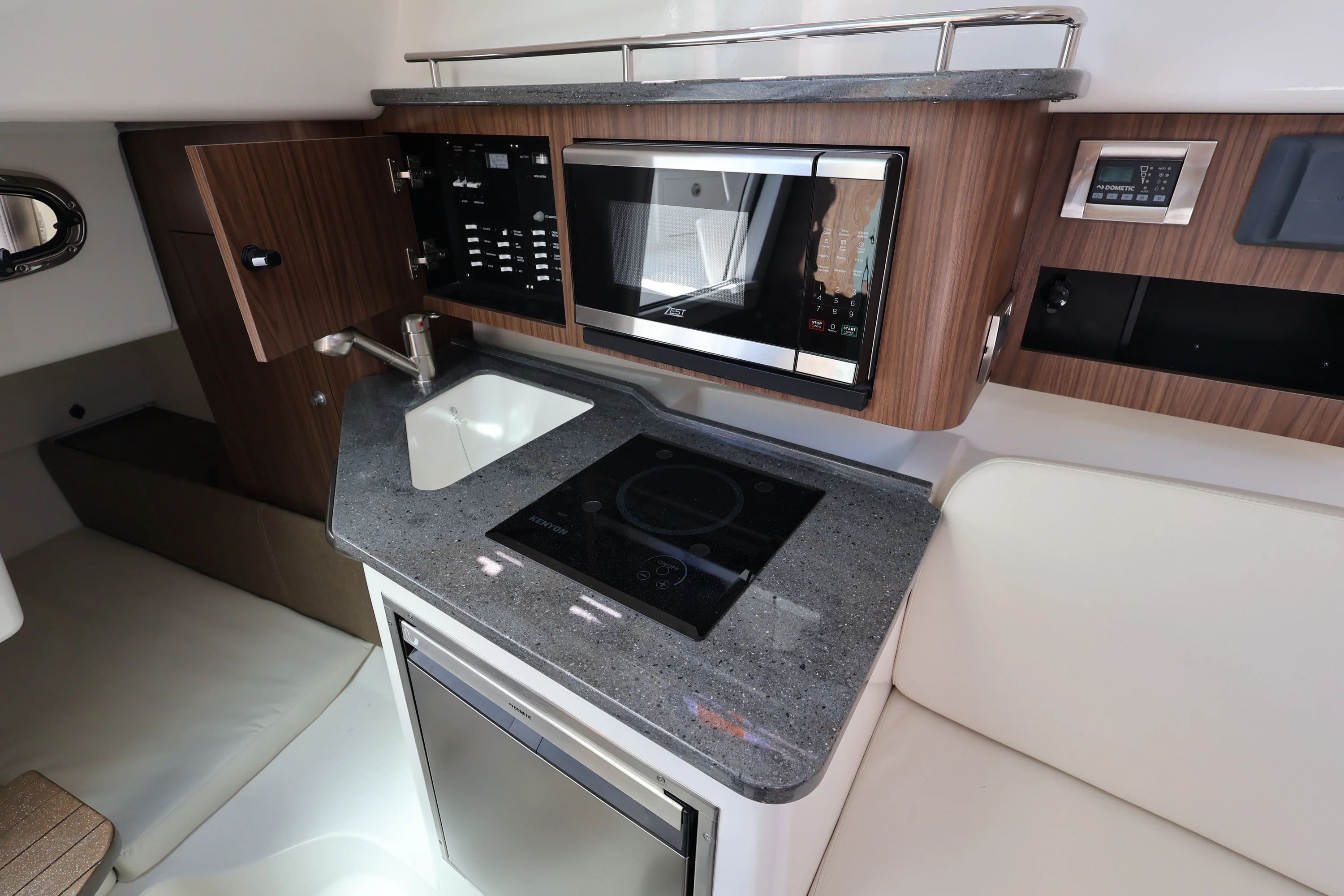 2026 Boston Whaler 285 Conquest Image Thumbnail #32