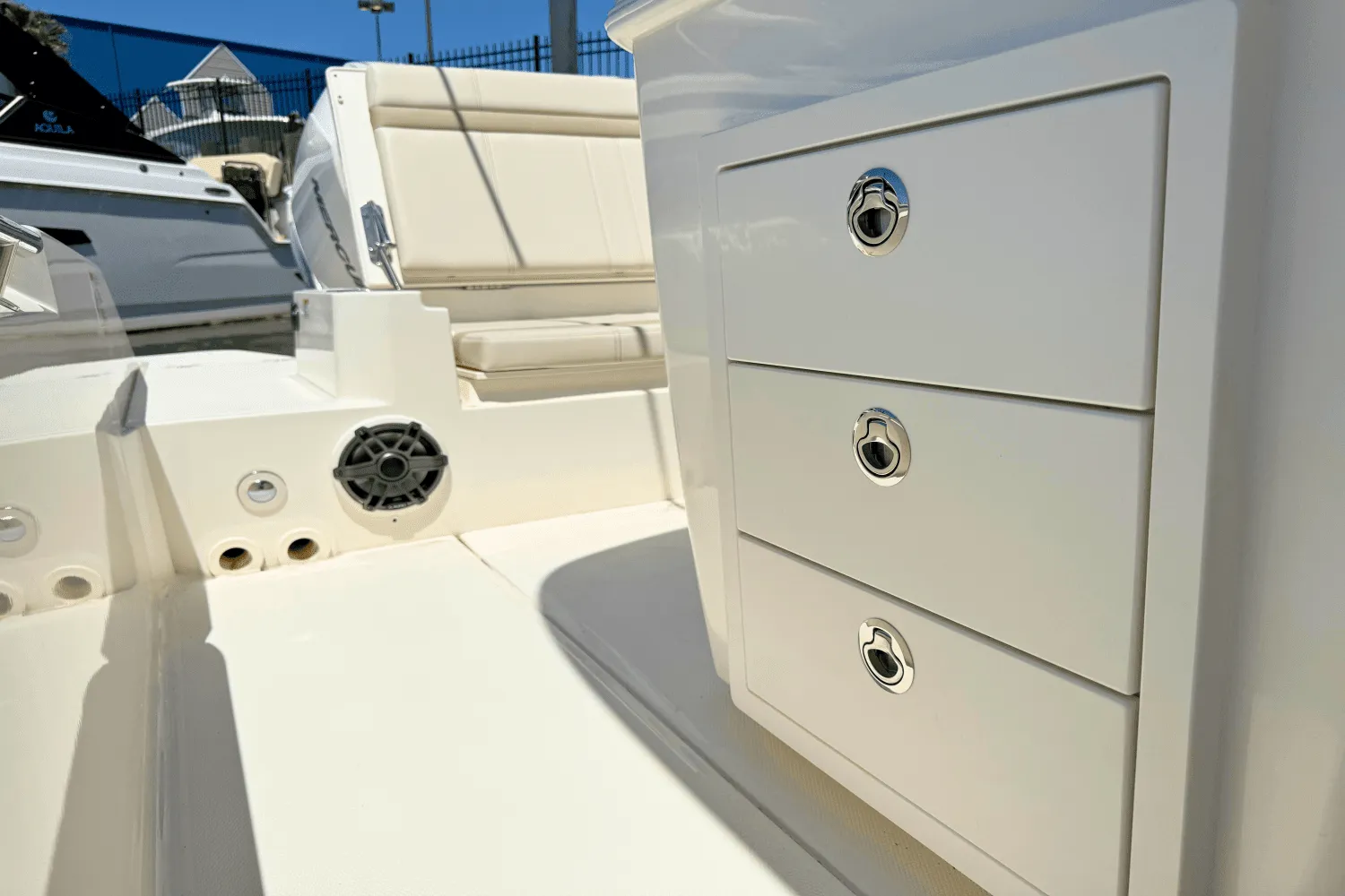 2025 Boston Whaler 280 Dauntless Image Thumbnail #11