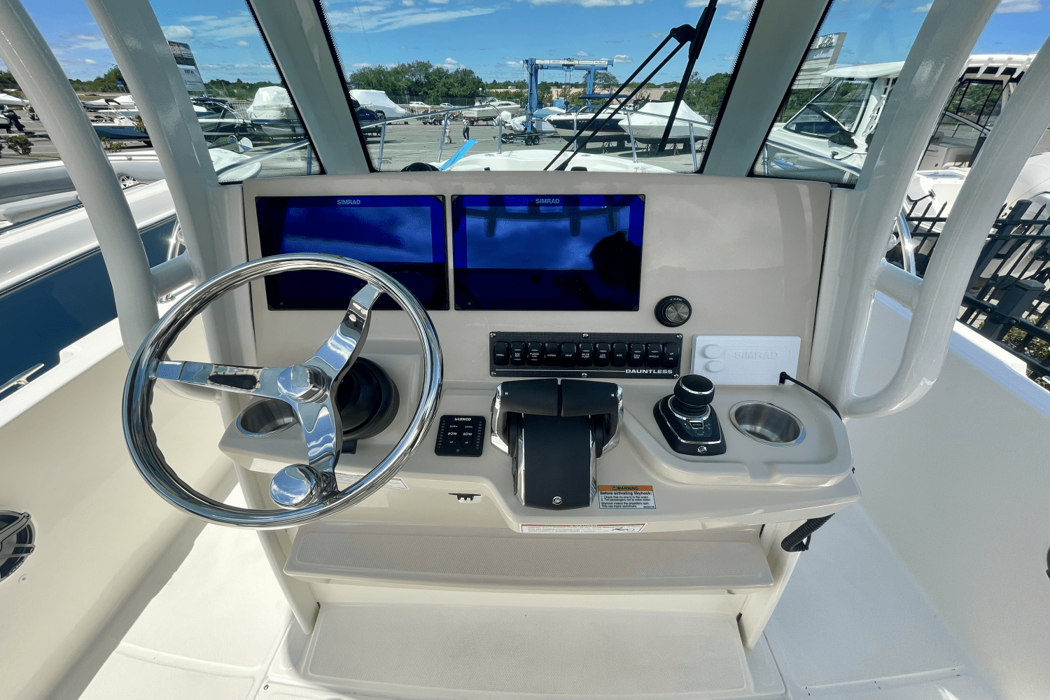 2025 Boston Whaler 280 Dauntless Image Thumbnail #9
