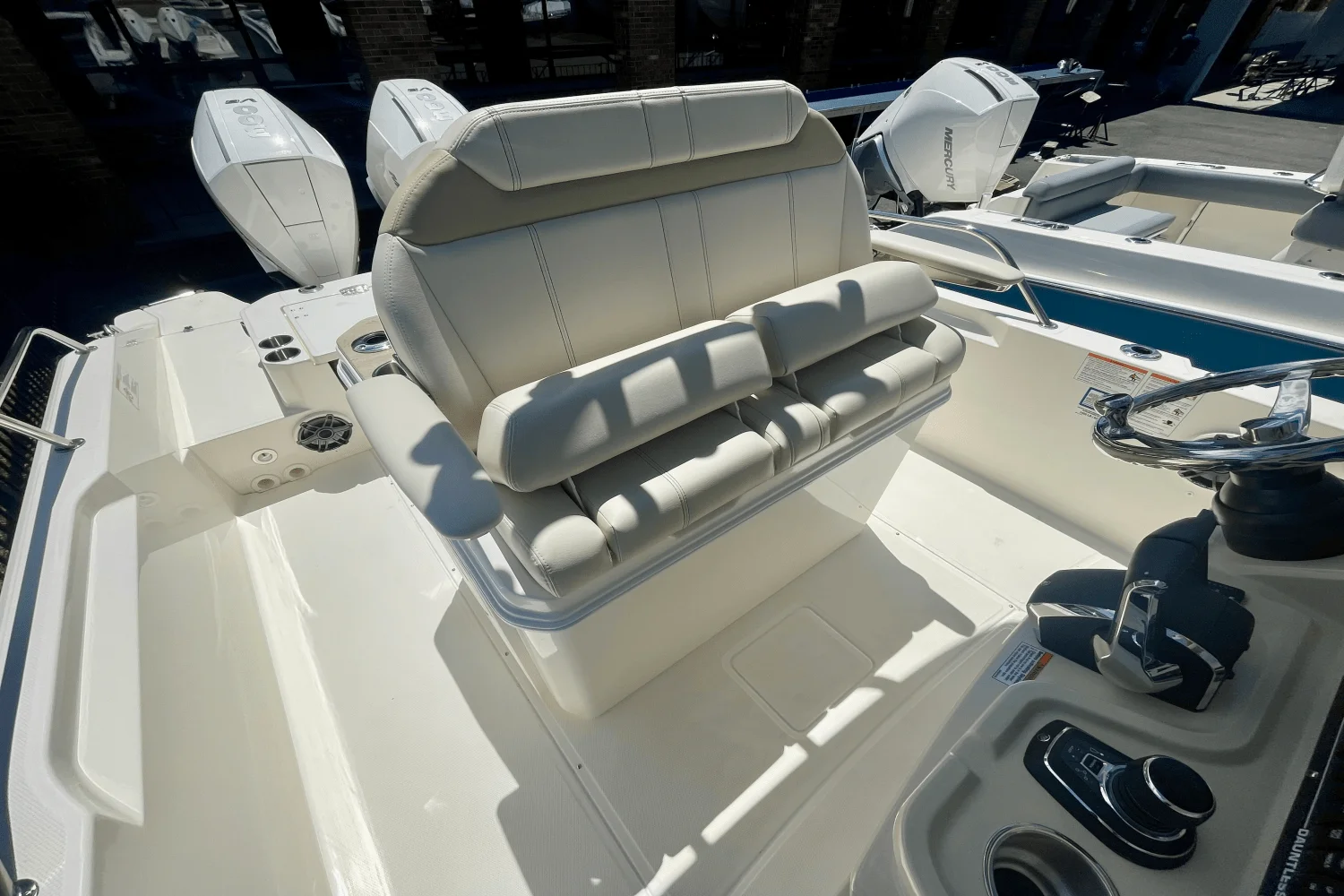 2025 Boston Whaler 280 Dauntless Image Thumbnail #12