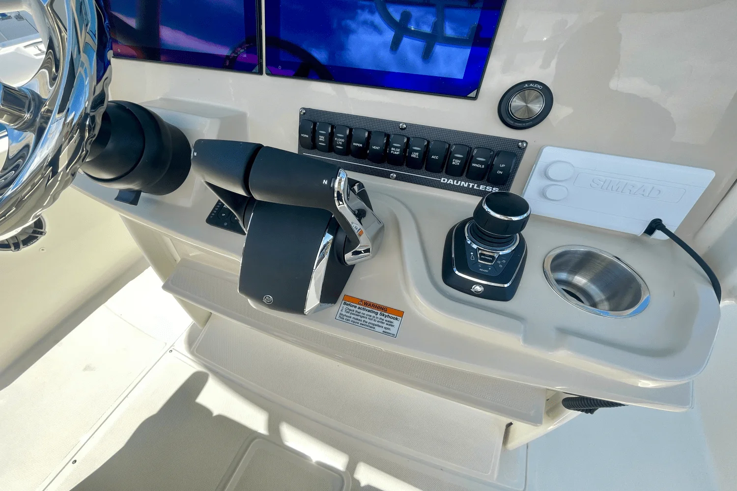 2025 Boston Whaler 280 Dauntless Image Thumbnail #11