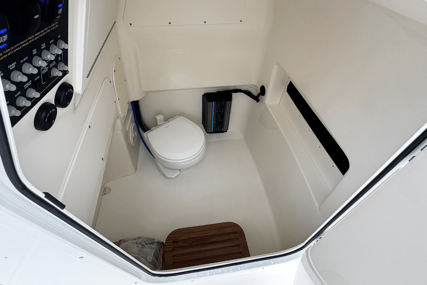 2025 Boston Whaler 280 Dauntless Image Thumbnail #15