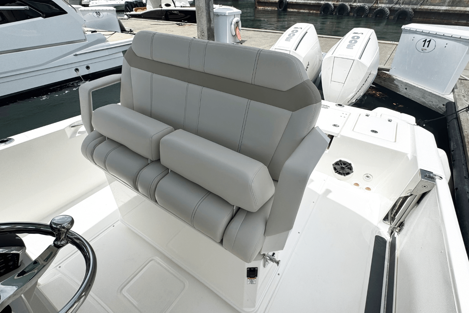 2025 Boston Whaler 280 Dauntless Image Thumbnail #6