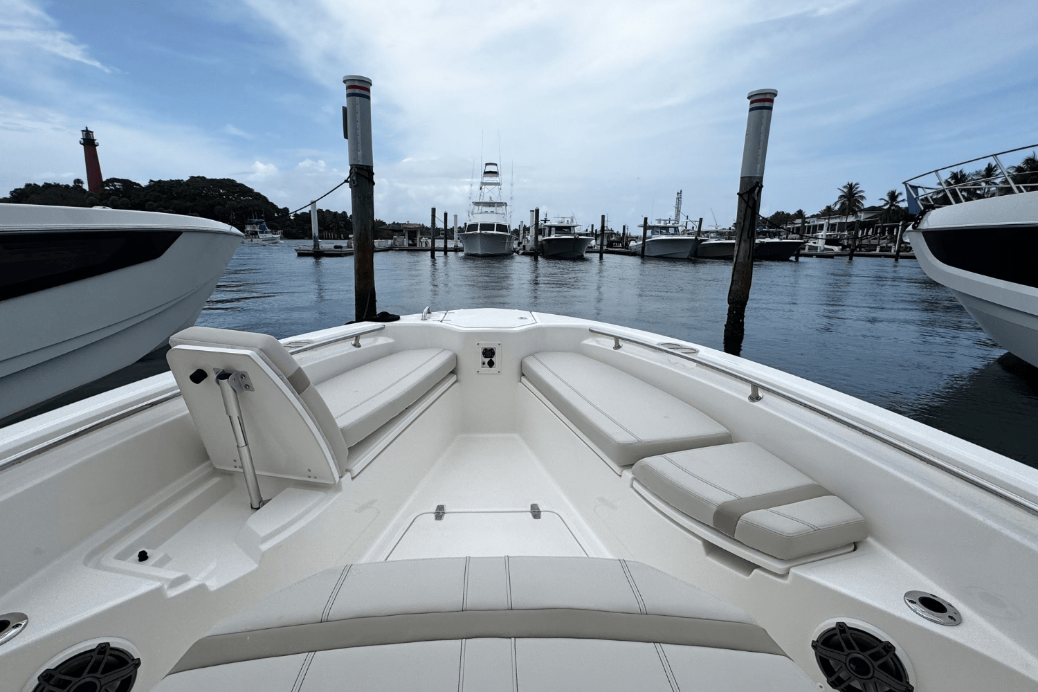 2025 Boston Whaler 280 Dauntless Image Thumbnail #11