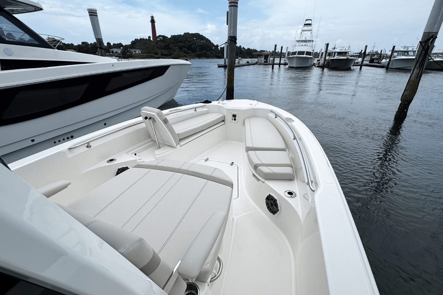 2025 Boston Whaler 280 Dauntless Image Thumbnail #12