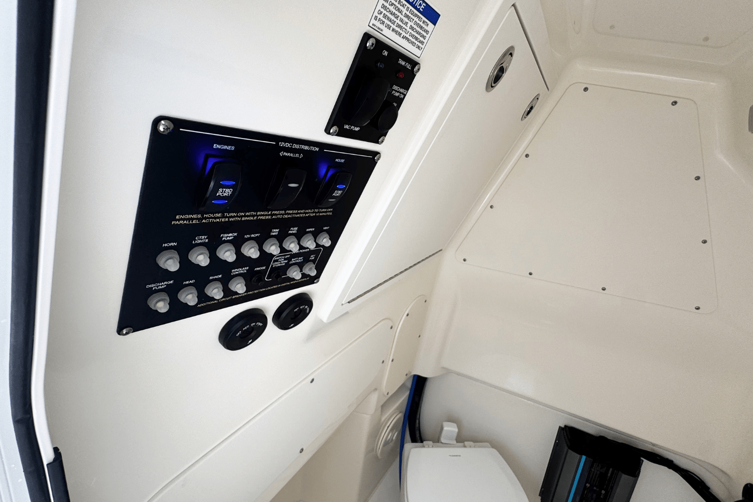 2025 Boston Whaler 280 Dauntless Image Thumbnail #16