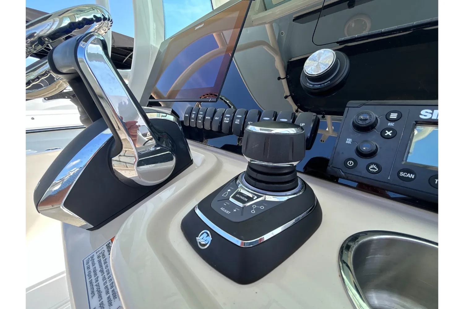 2025 Boston Whaler 280 Dauntless Image Thumbnail #16