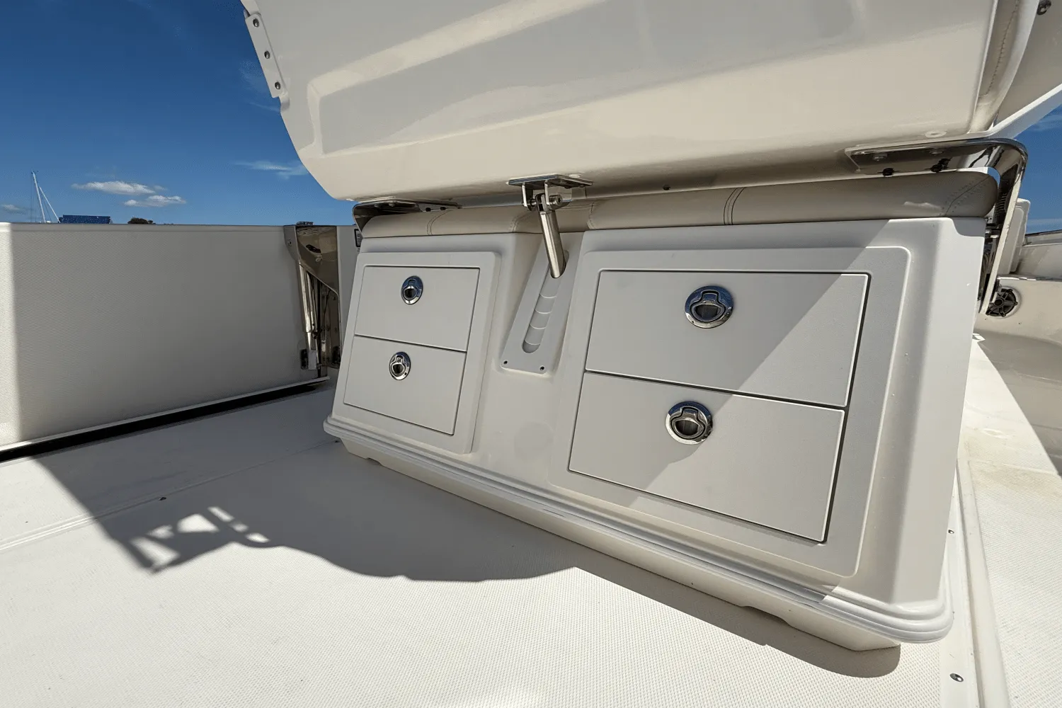 2026 Boston Whaler 280 Dauntless Image Thumbnail #14