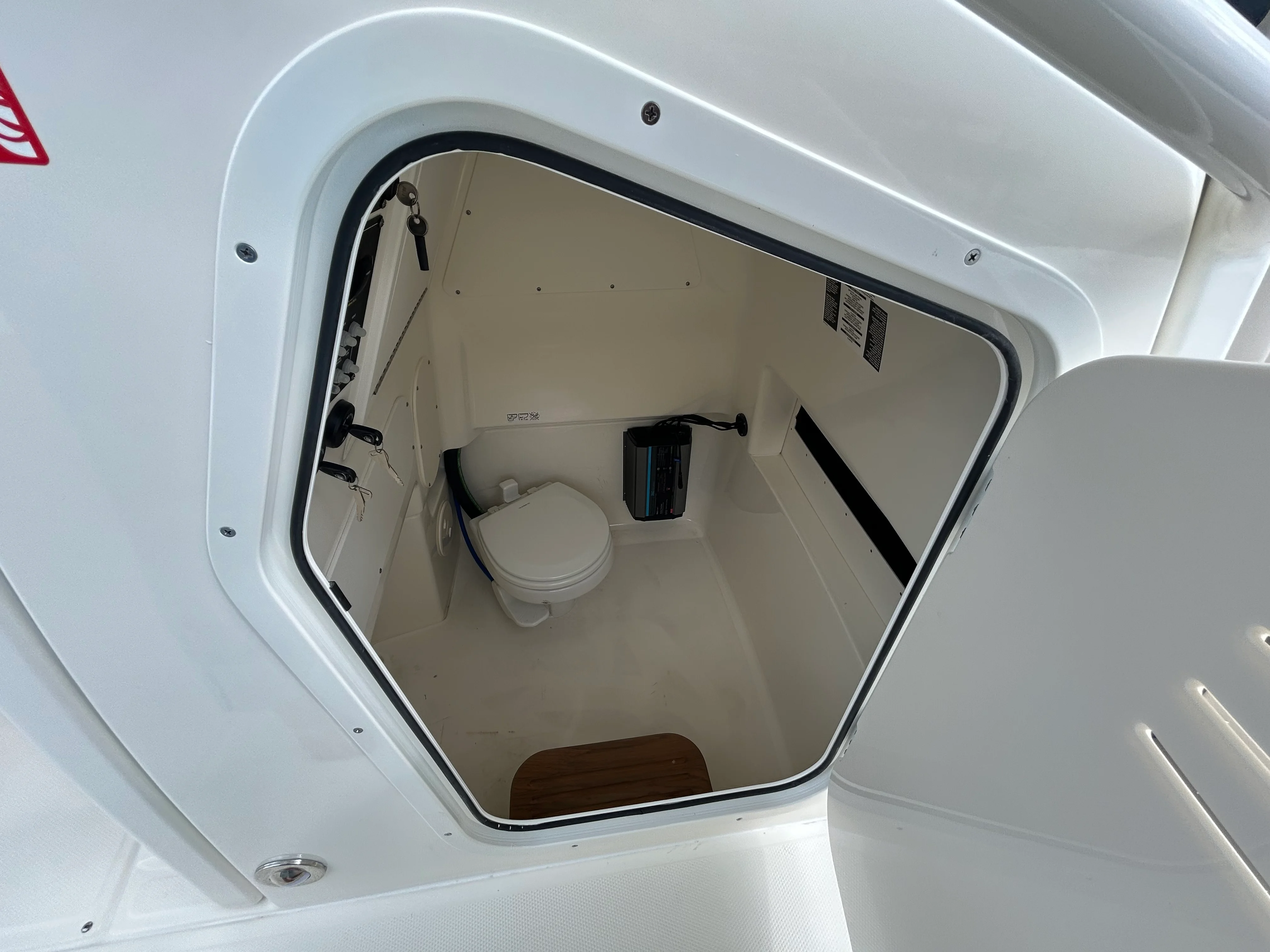 2026 Boston Whaler 280 Dauntless Image Thumbnail #16