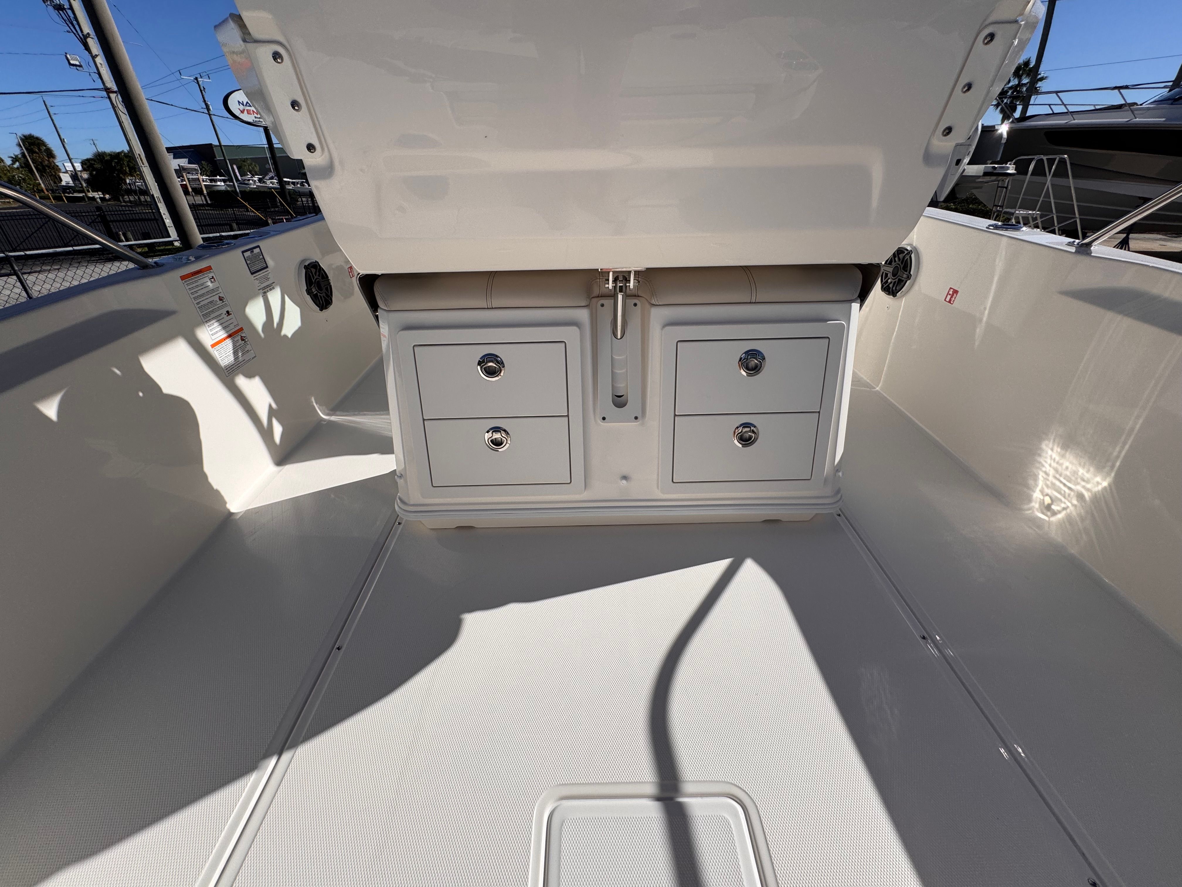 2026 Boston Whaler 280 Dauntless Image Thumbnail #13