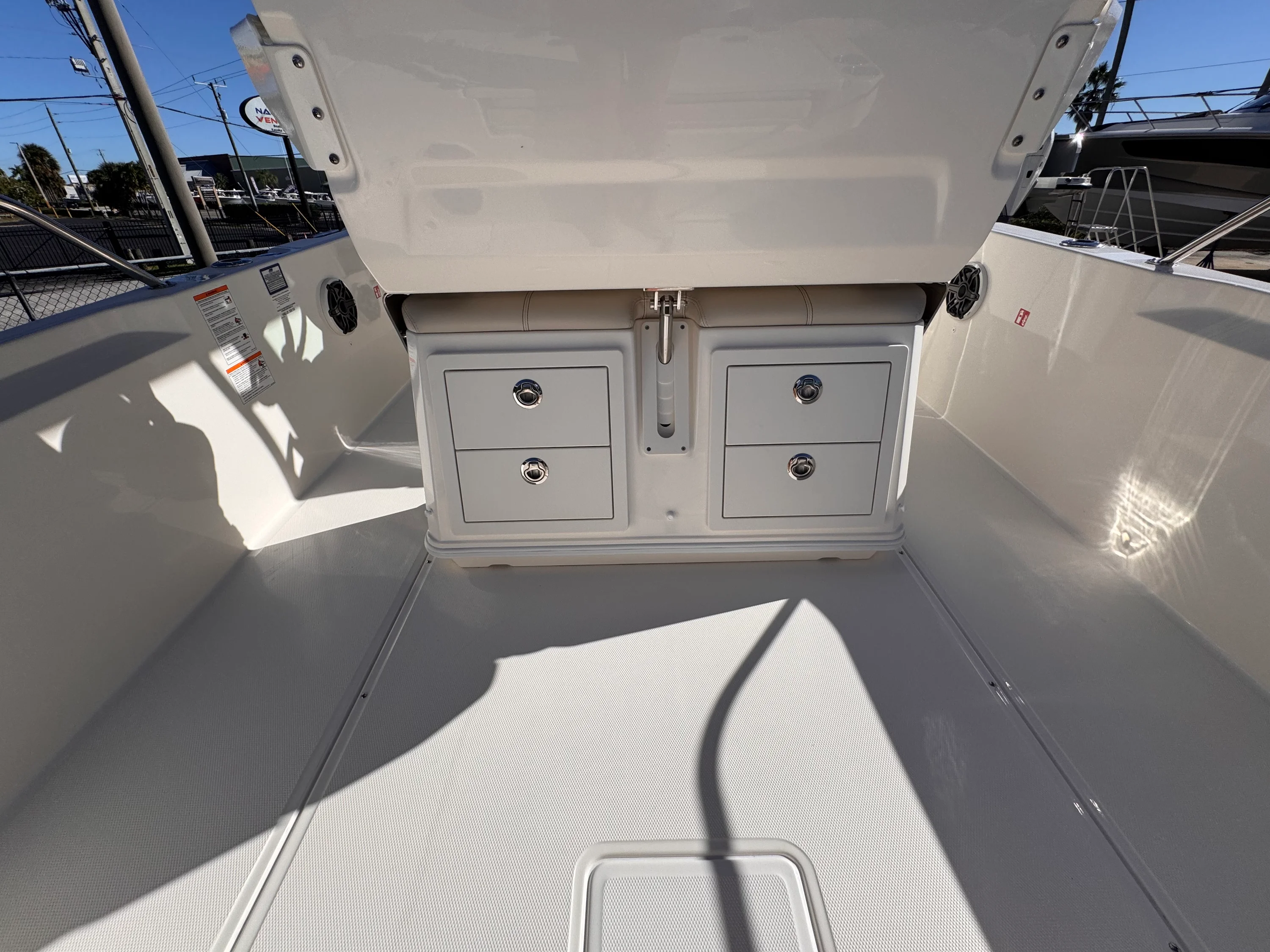 2026 Boston Whaler 280 Dauntless Image Thumbnail #13