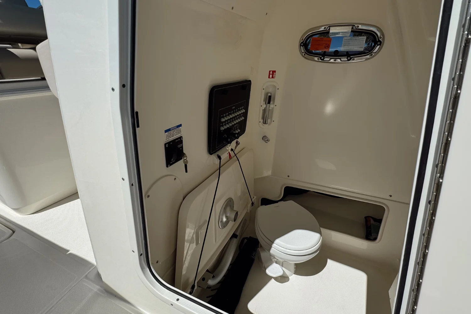 2026 Boston Whaler 280 Outrage Image Thumbnail #36