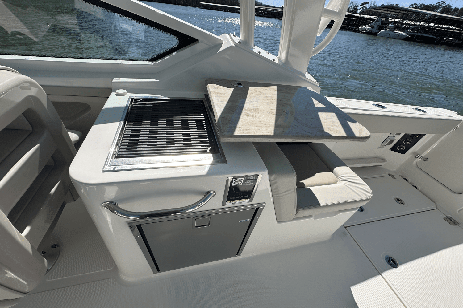 2025 Boston Whaler 280 Vantage Image Thumbnail #25