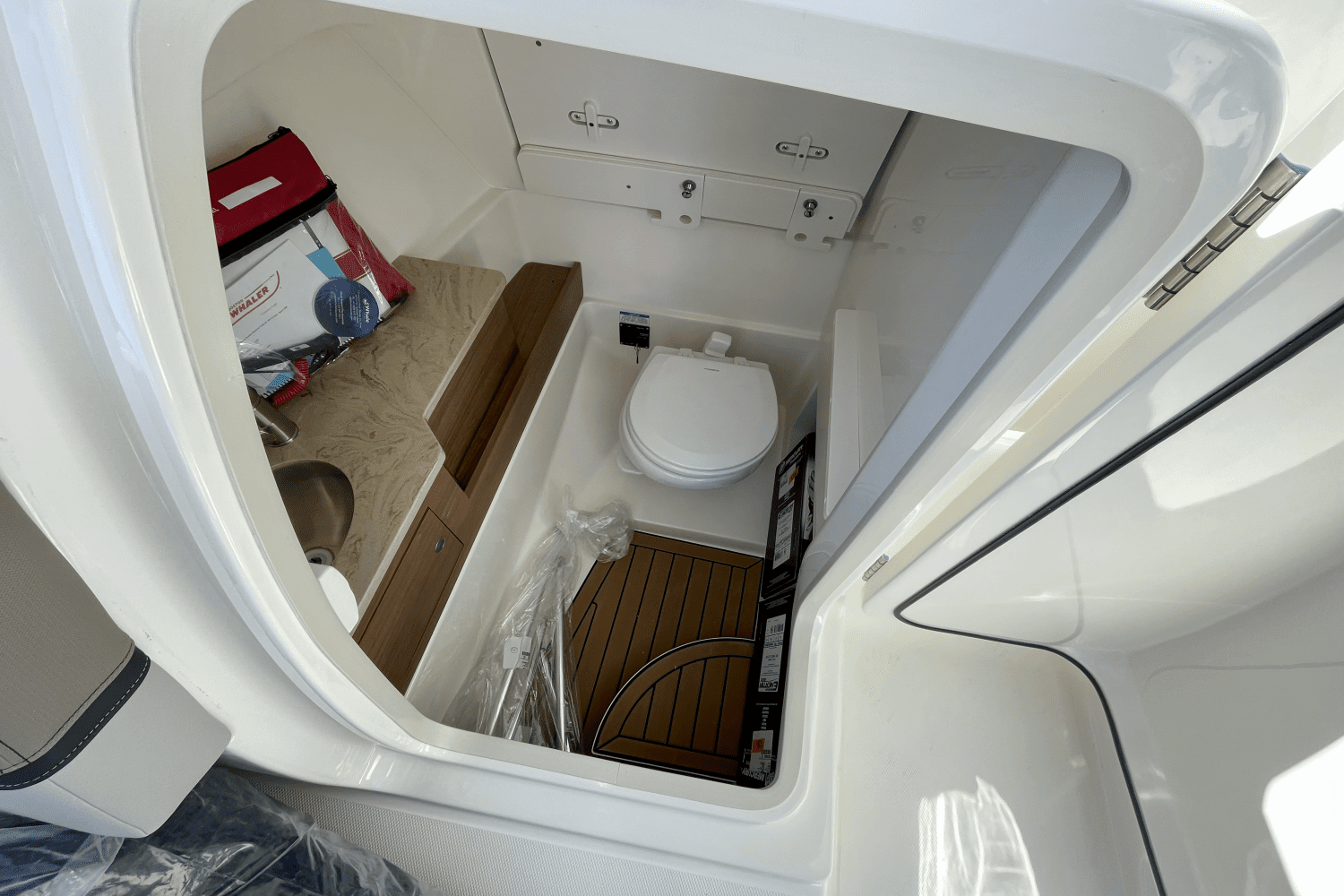 2025 Boston Whaler 280 Vantage Image Thumbnail #25