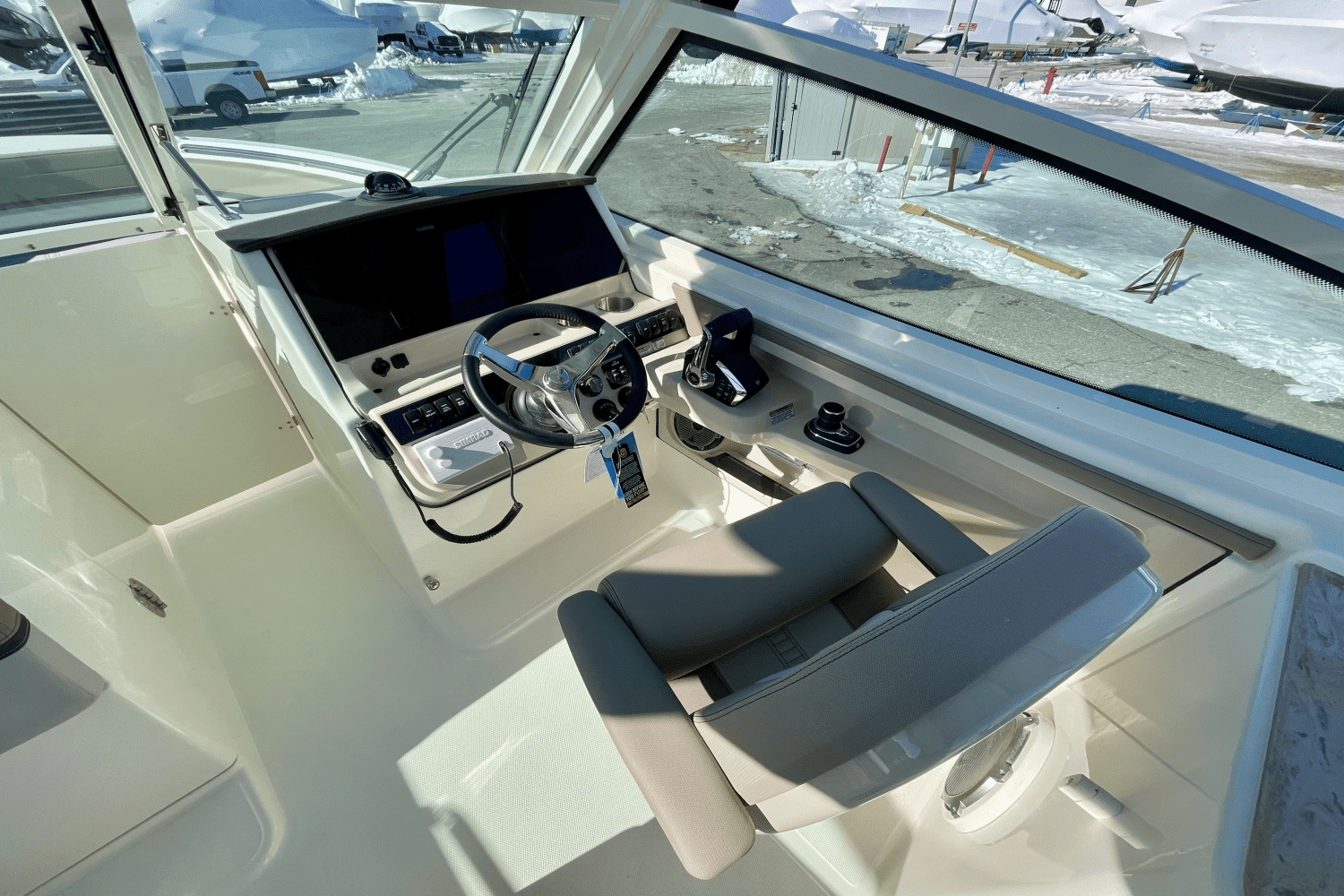 2025 Boston Whaler 280 Vantage Image Thumbnail #21