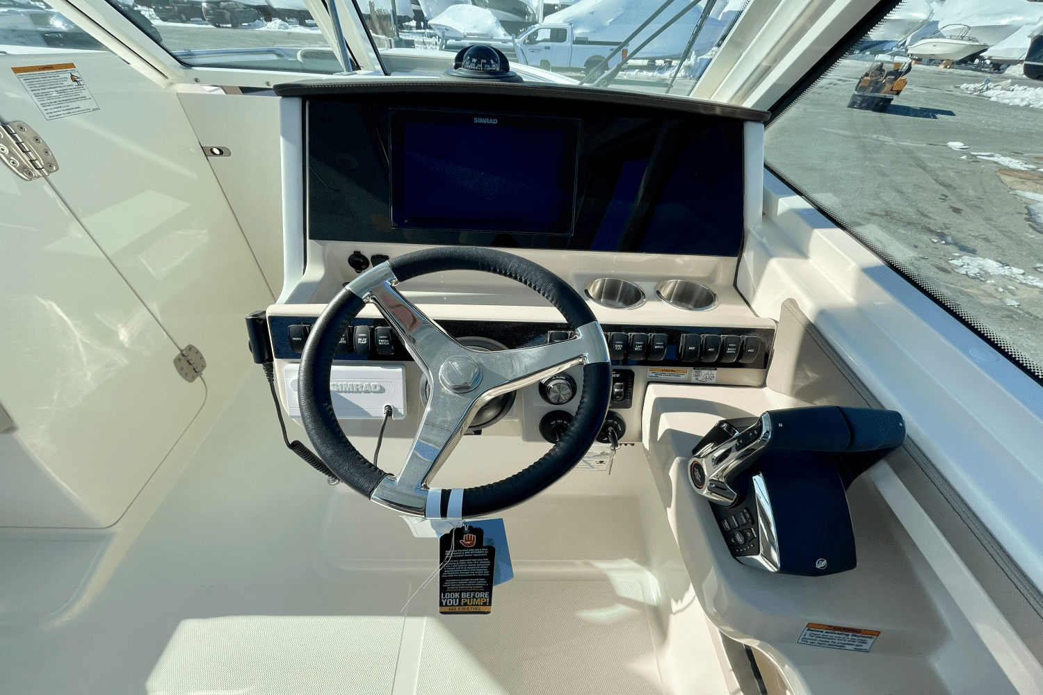 2025 Boston Whaler 280 Vantage Image Thumbnail #23
