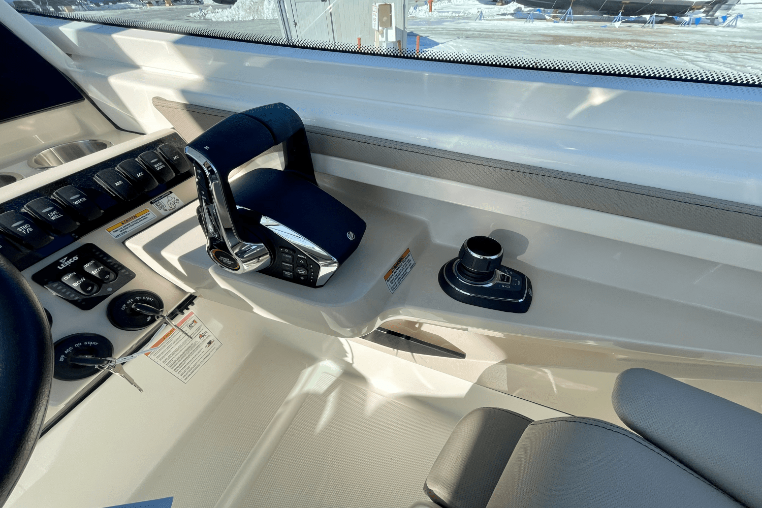 2025 Boston Whaler 280 Vantage Image Thumbnail #22