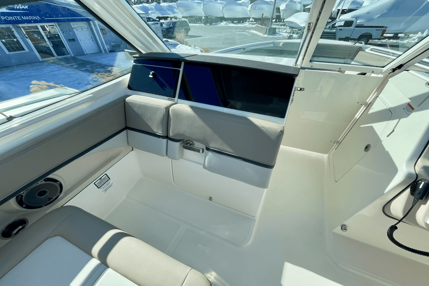 2025 Boston Whaler 280 Vantage Image Thumbnail #24