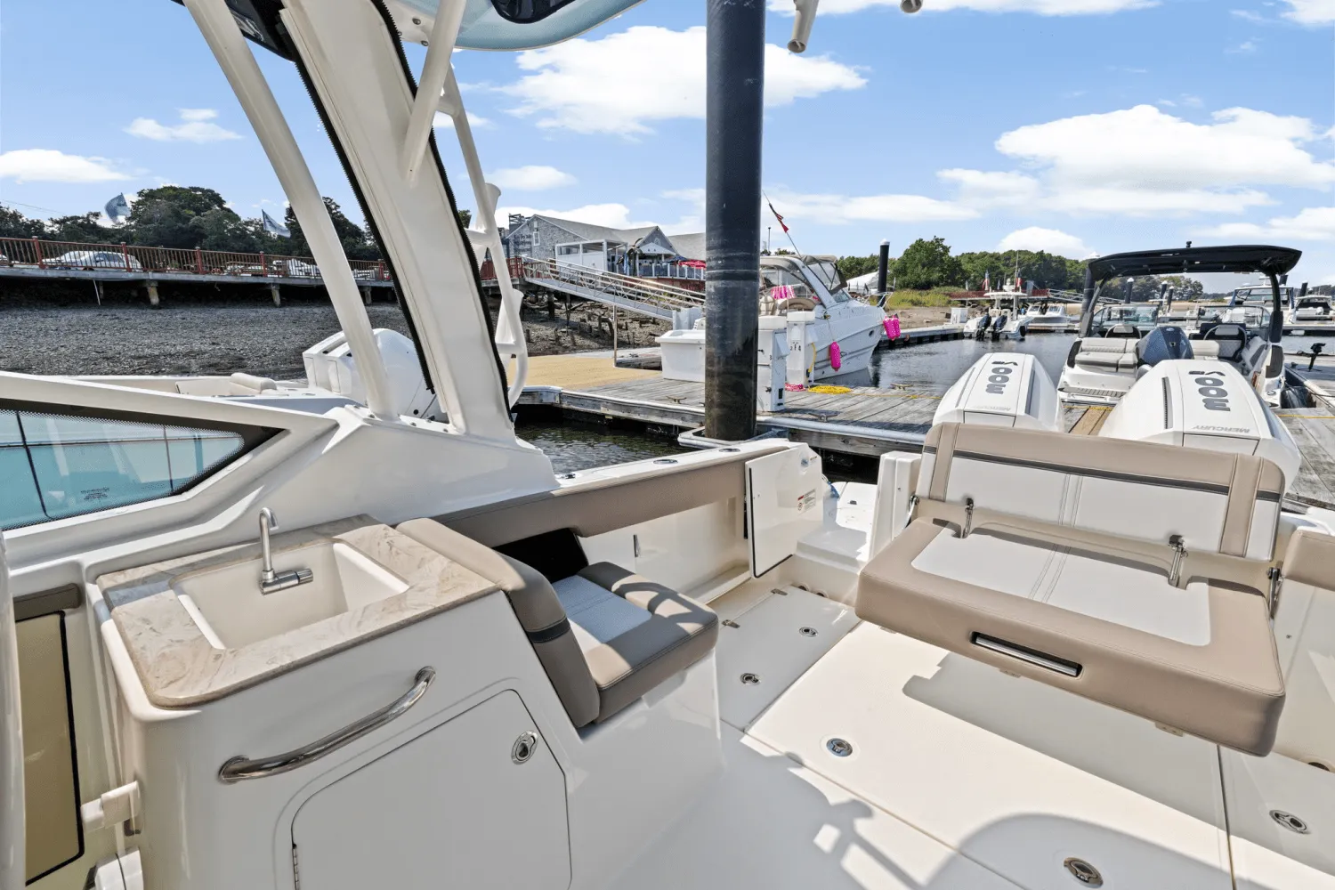 2025 Boston Whaler 280 Vantage Image Thumbnail #21
