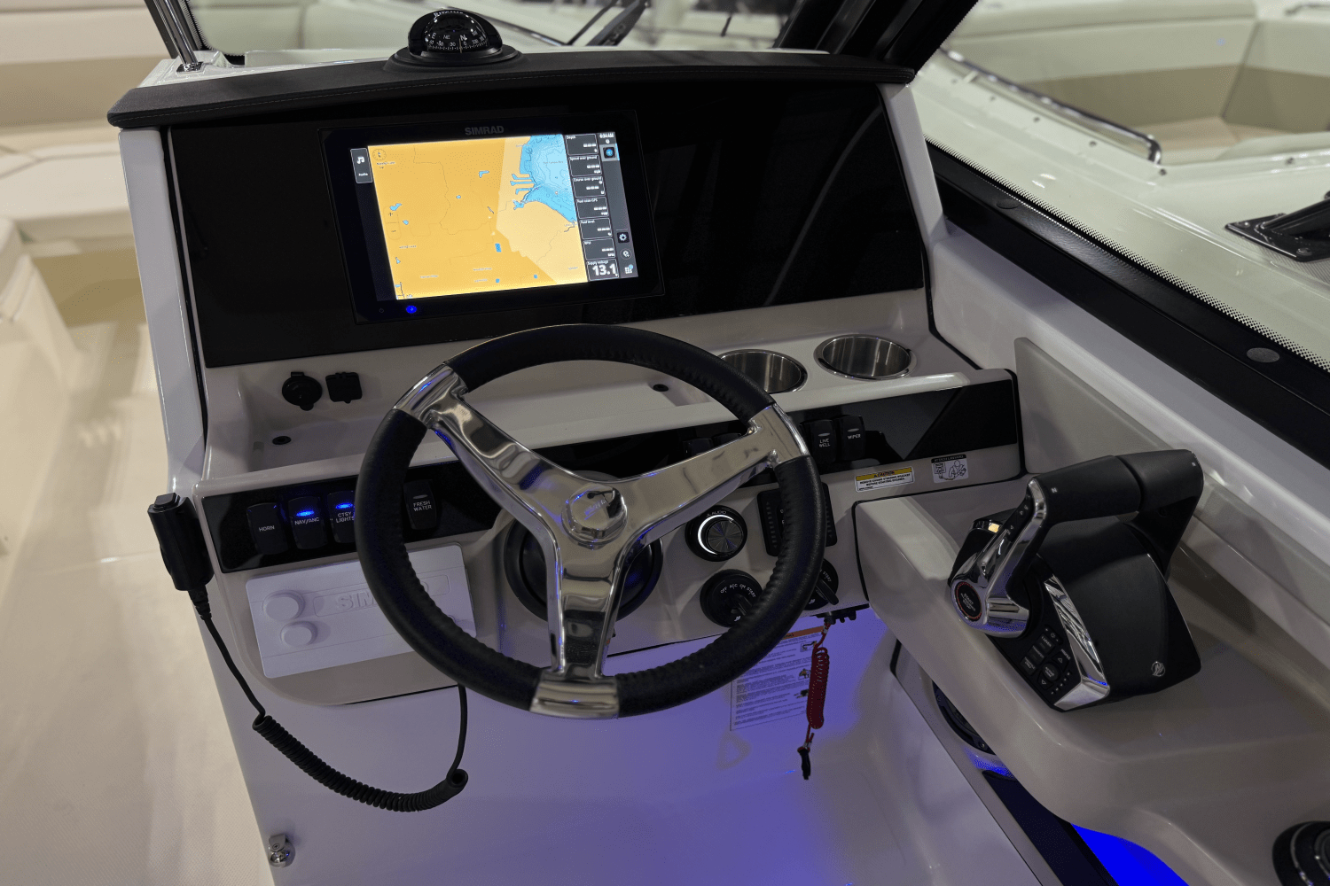 2025 Boston Whaler 280 Vantage Image Thumbnail #15