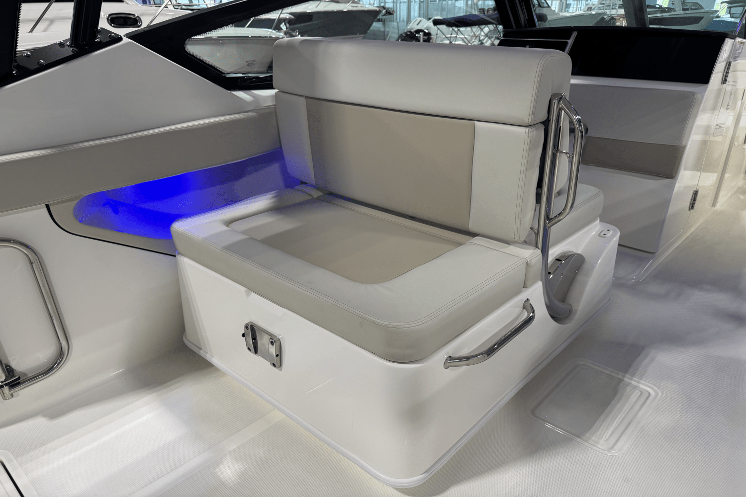 2025 Boston Whaler 280 Vantage Image Thumbnail #9