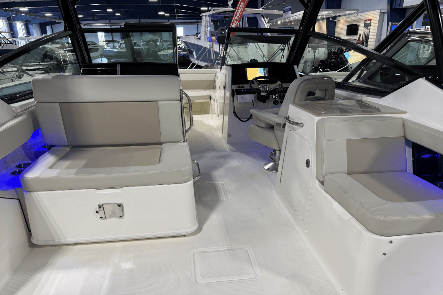 2025 Boston Whaler 280 Vantage Image Thumbnail #7