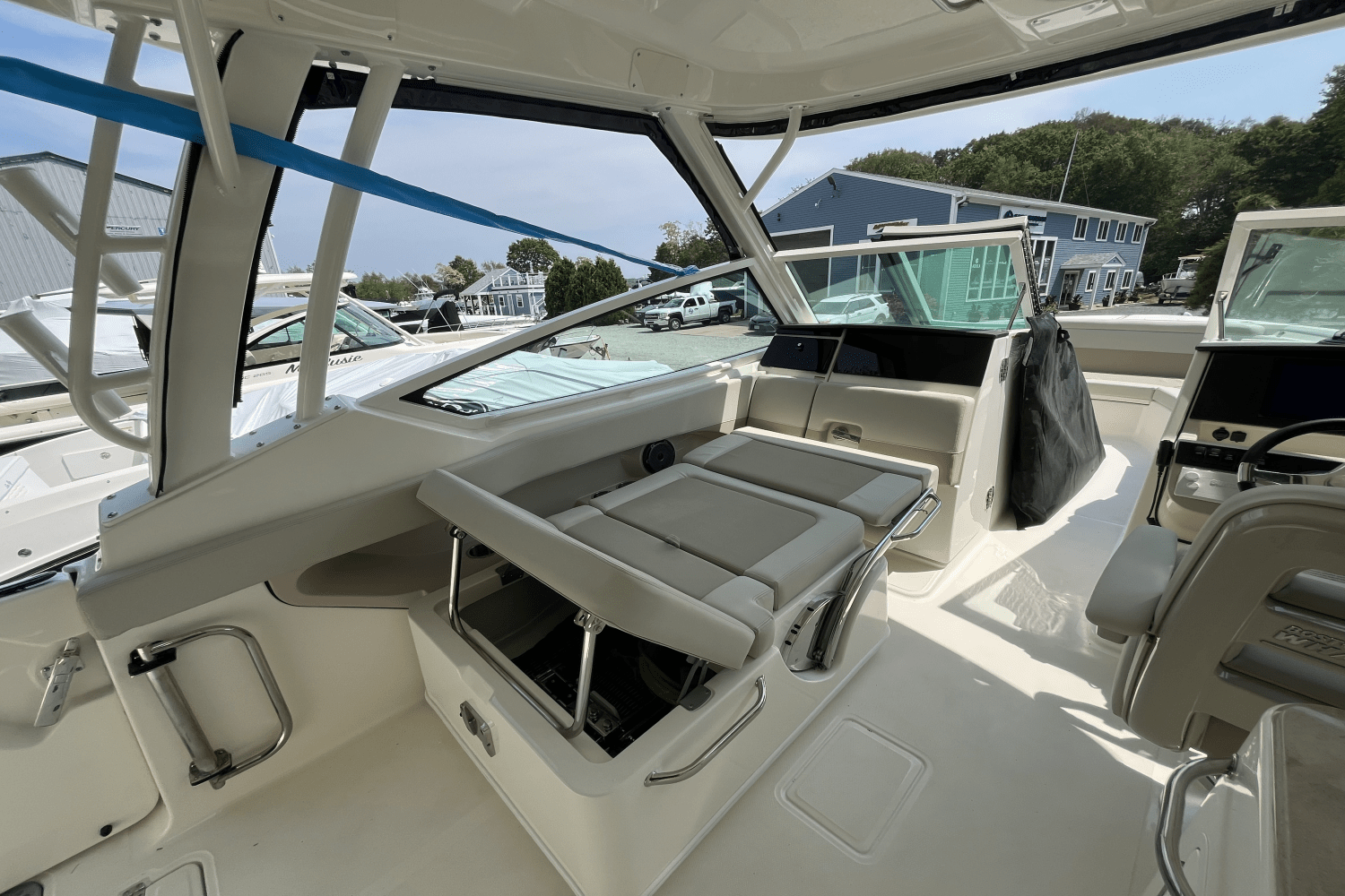 2025 Boston Whaler 280 Vantage Image Thumbnail #9