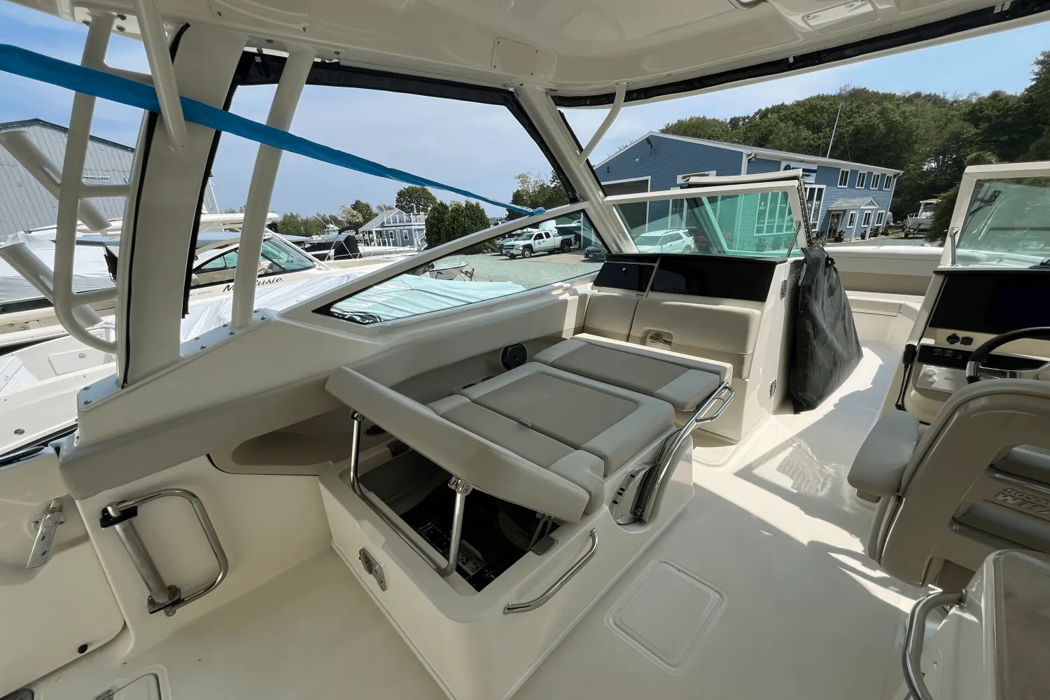 2025 Boston Whaler 280 Vantage Image Thumbnail #9