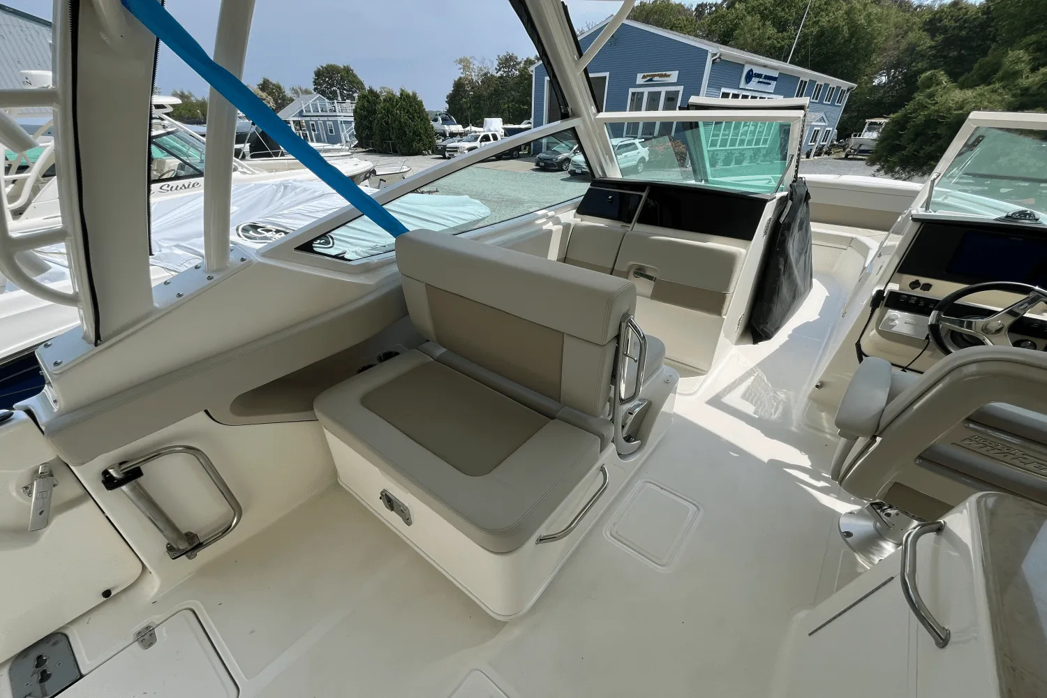 2025 Boston Whaler 280 Vantage Image Thumbnail #7