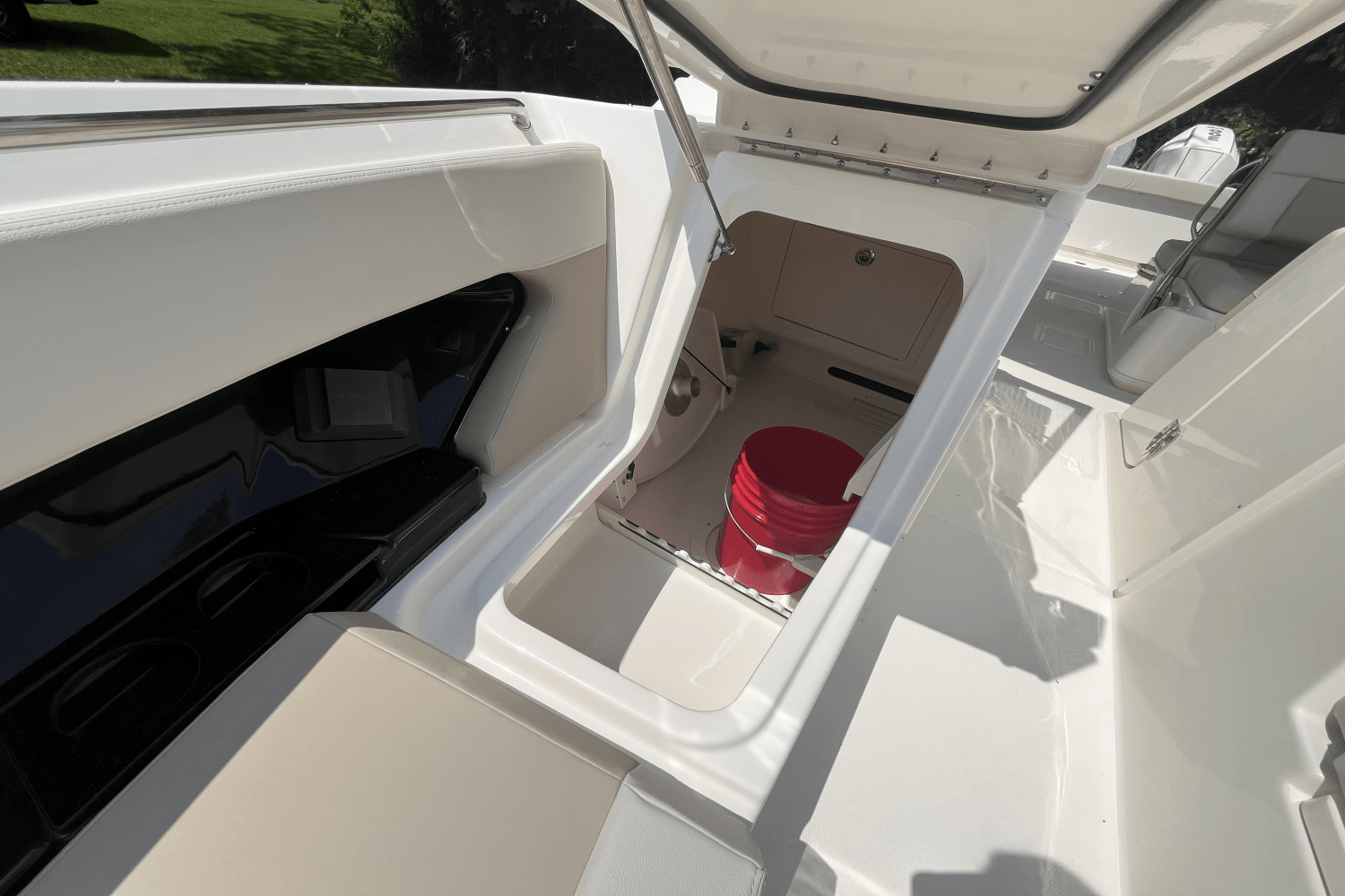 2025 Boston Whaler 280 Vantage Image Thumbnail #17