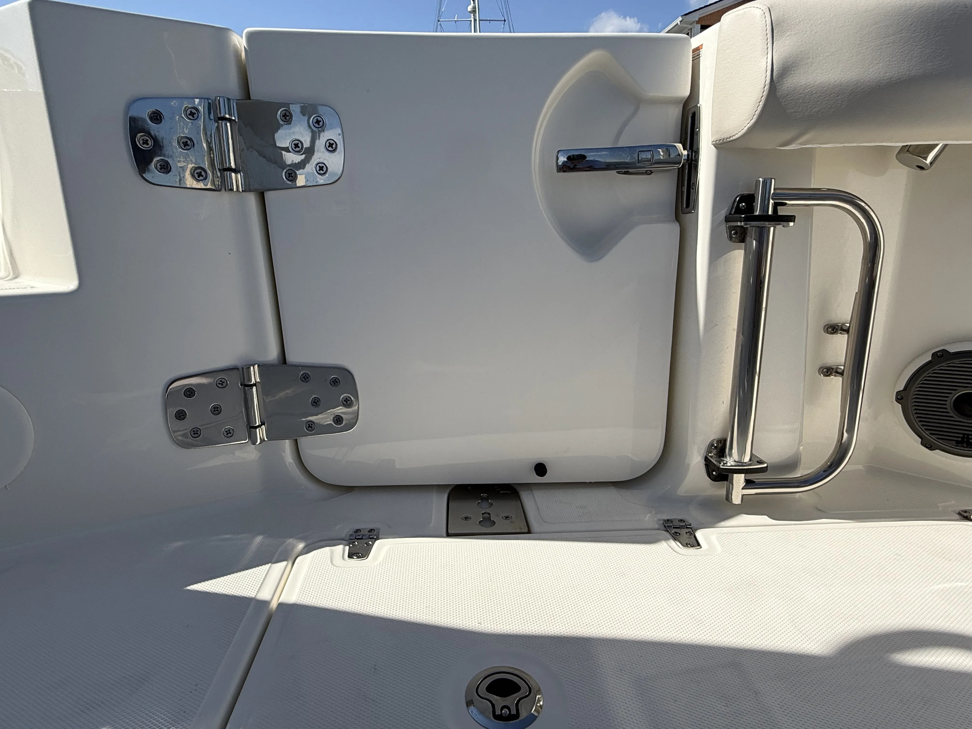 2026 Boston Whaler 325 Conquest Image Thumbnail #6