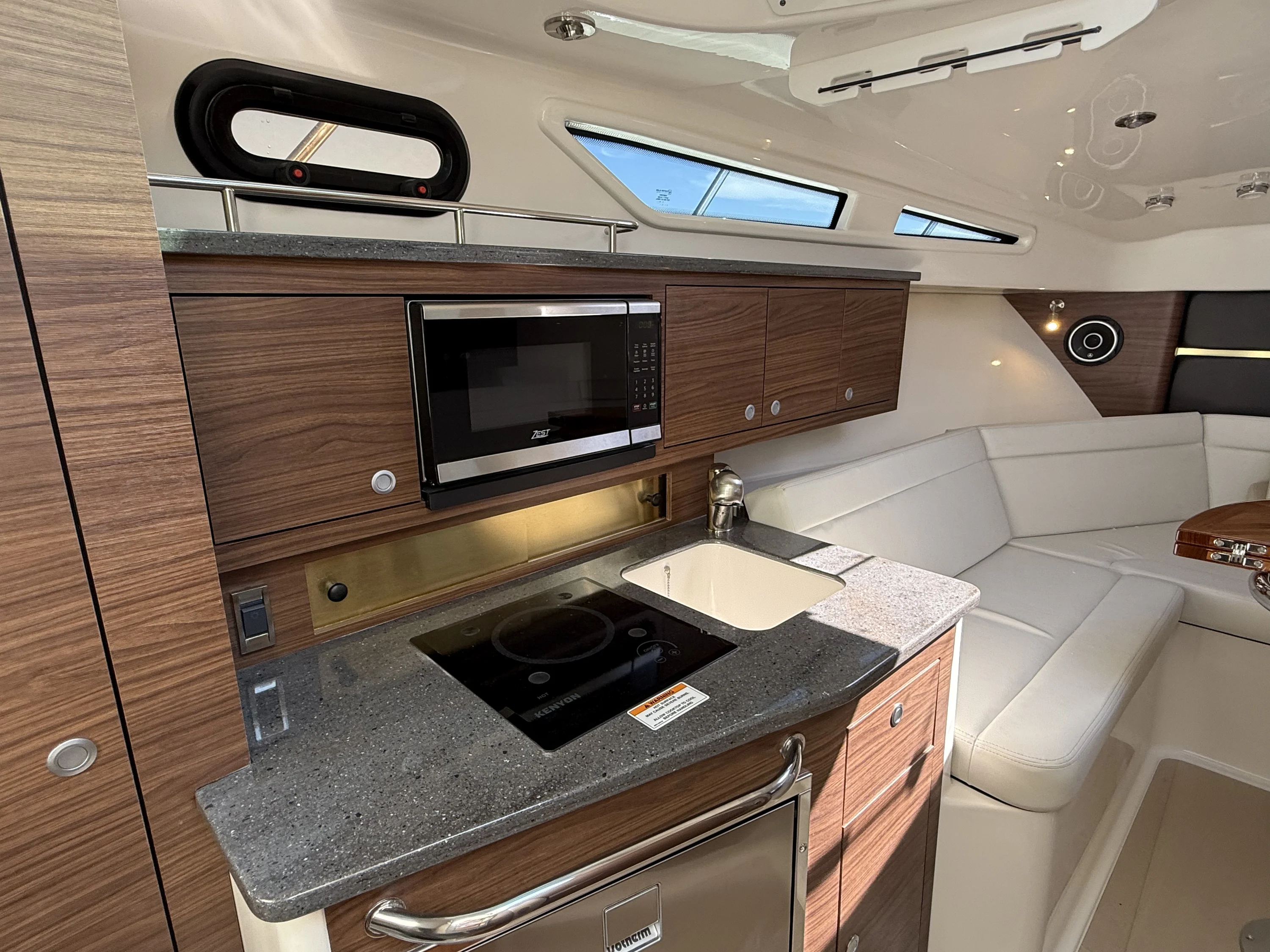 2026 Boston Whaler 325 Conquest Image Thumbnail #14