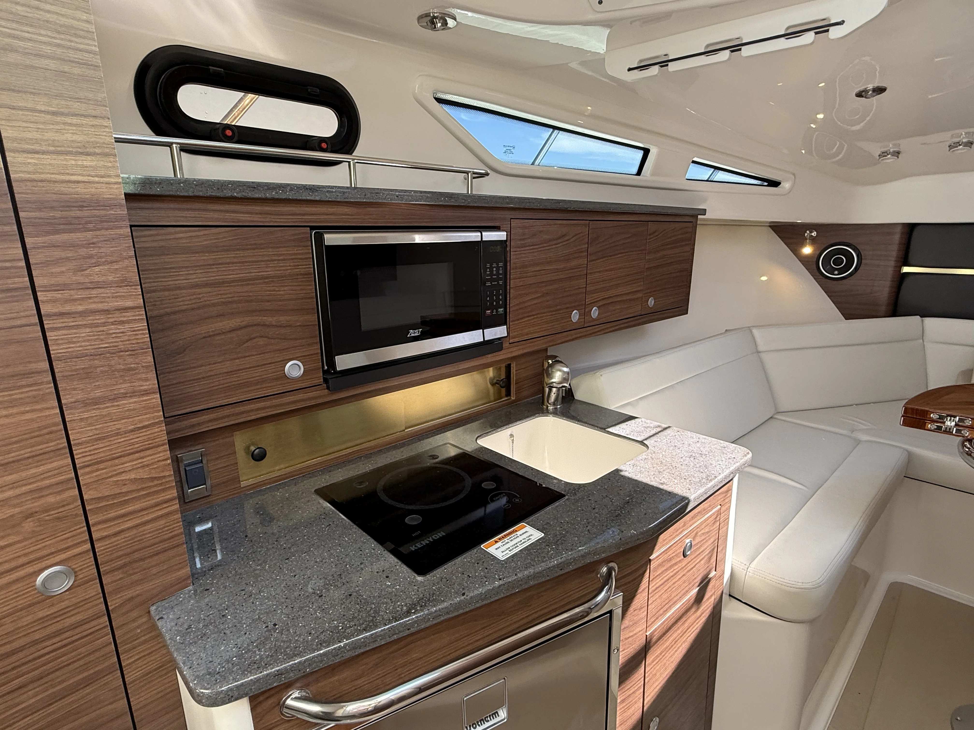 2026 Boston Whaler 325 Conquest Image Thumbnail #15