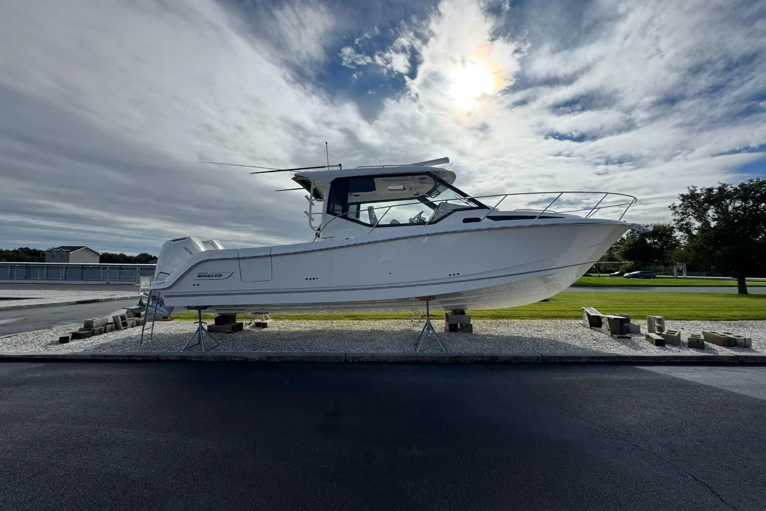 2026 Boston Whaler 325 Conquest Image Thumbnail #2