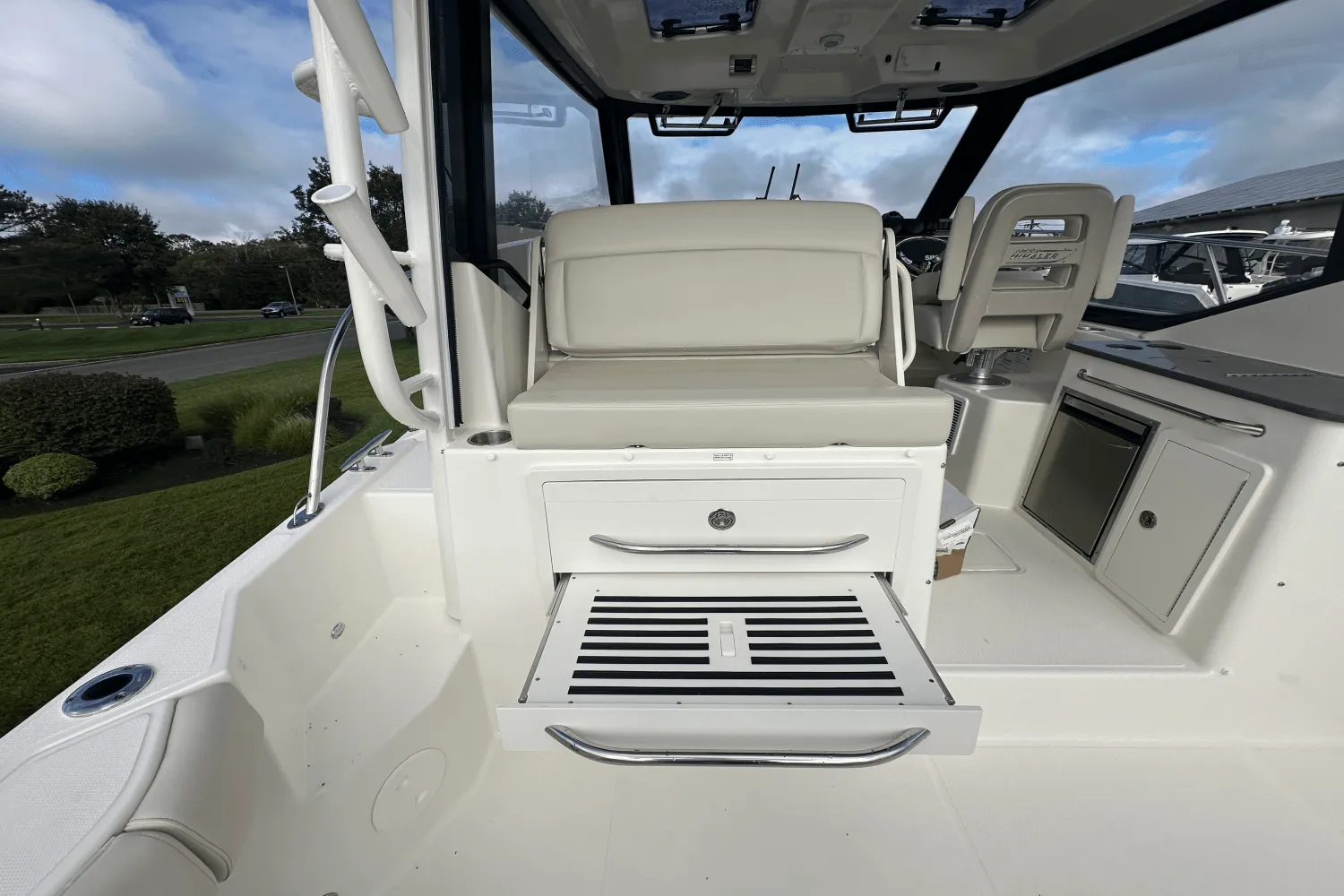 2026 Boston Whaler 325 Conquest Image Thumbnail #13